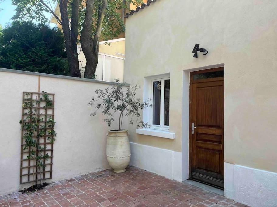 شقة Studio Close Fourviere Very Quiet & Small Terrace ليون المظهر الخارجي الصورة